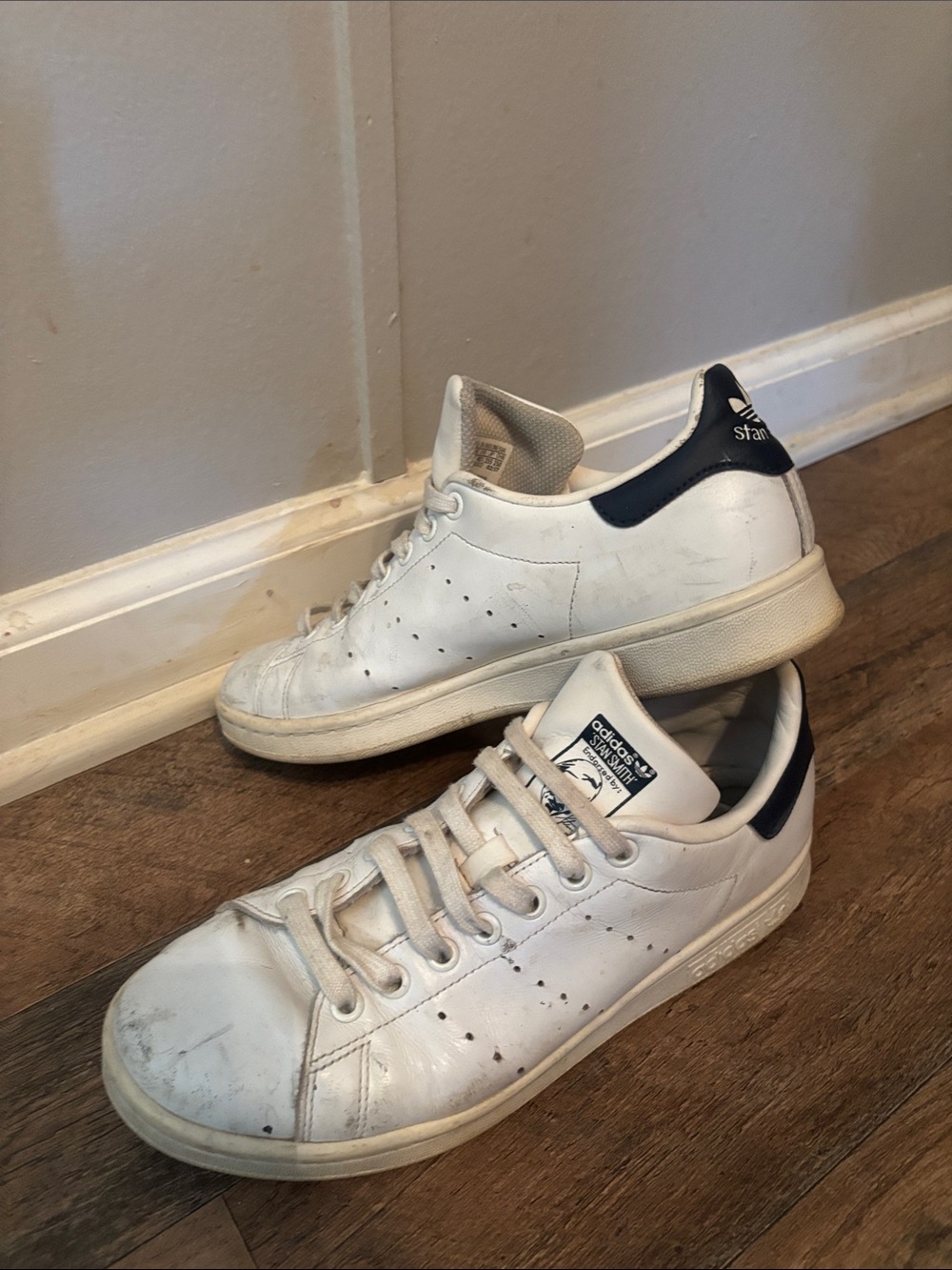 Stan smith adidas White Sneakers with Navy Heel Tab